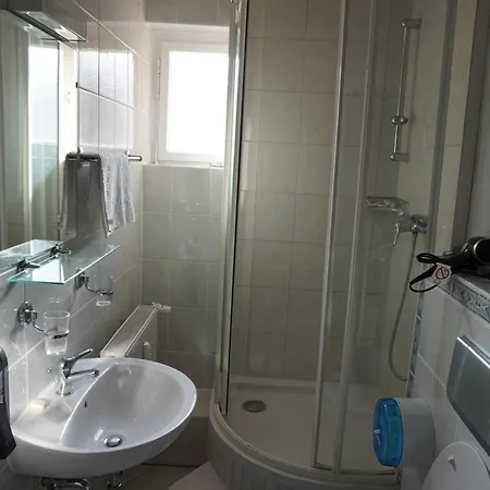 Bone To ホテル Engelnstedt