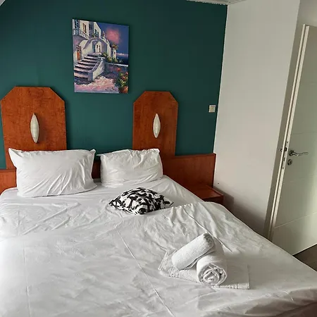 Bone To Hotel *